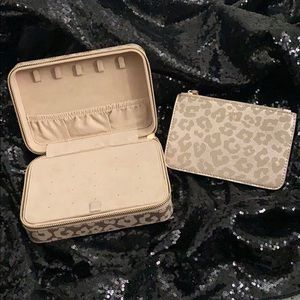 Hollis jewelry case